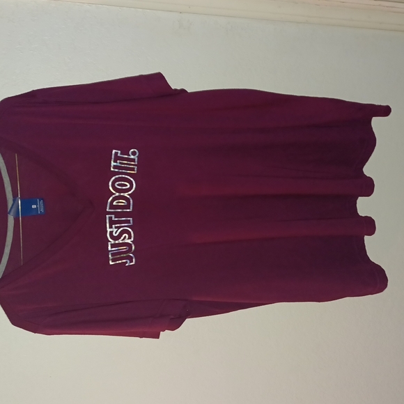 Nike Tops - Women's Nike shirt